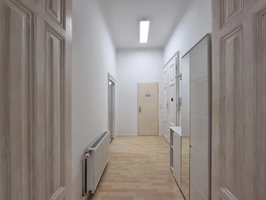 Top-Lage für Studierende und Junggebliebene – Eine Wohnlage, die urbanes Lebensgefühl mit hoher Lebensqualität vereint. - Photo 1