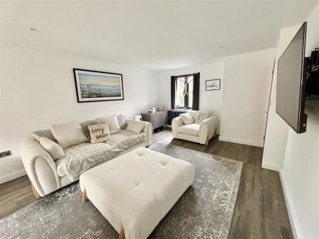 Carmel Close, Hamworthy - Photo 3