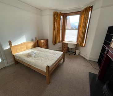 6 bed Terraced - To Let - Photo 4