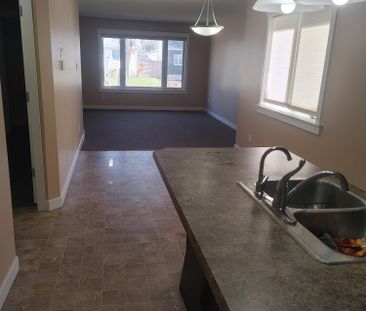 352 Smith St, Regina - Photo 3