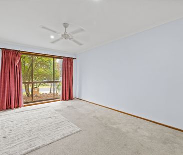 Charming Family Home in the Heart of Thurgoona - Photo 6