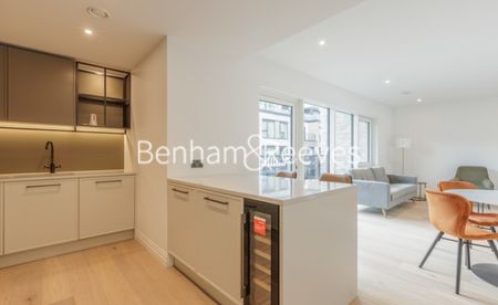 2 Bedroom flat to rent in Westwood House, Lockgate Road, SW6 - Photo 3