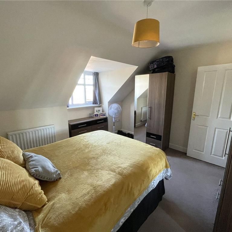 4 bedroom detached house to rent - Photo 1