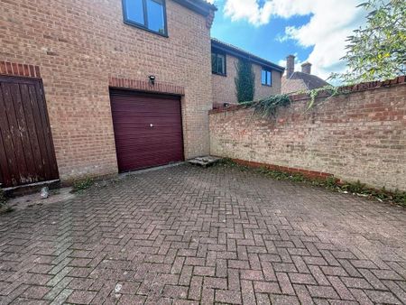 2 bedroom maisonette to rent - Photo 2