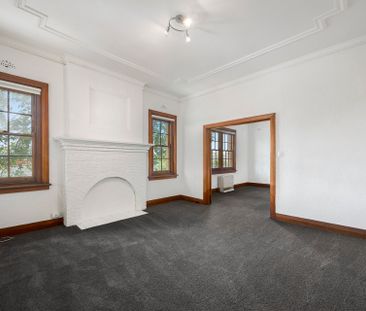 Rare boutique apartment with pool - Photo 1
