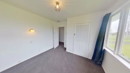 Easy living with great location - Photo 3