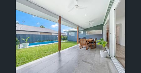 Stunning Hamptons Style Home - Photo 2