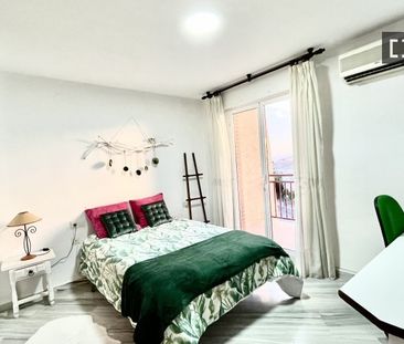 granada, Andalusia 18014 - Photo 4