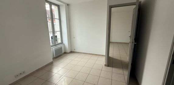 Location Appartement 2 pièces 27m² CHATEAUBRIANT 44110 - Photo 2