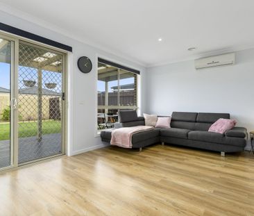 Modern Comfort in Tarneit - Stylish, Low-Maintenance Living - Photo 6