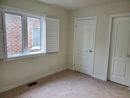 For Lease - 1807 Fosterbrook Street, Oshawa, Ontario - Photo 3