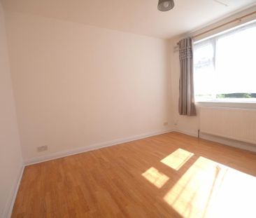 2 bedroom maisonette to rent - Photo 5