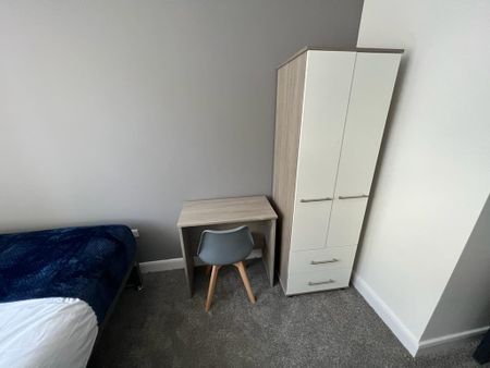 1 bed house share to rent in Church Street, Burnley, BB11 - Photo 3