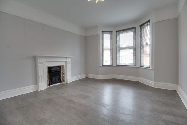 The Warren, Aldershot, Hampshire, GU11 - Photo 1