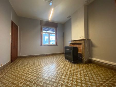 Bonne maison avec garage et jardin proche du centre - Foto 2