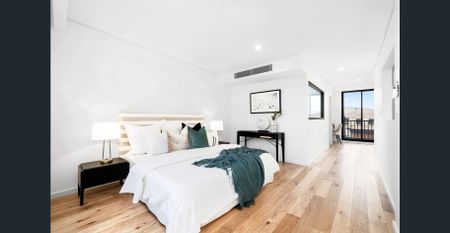 Stunning Designer 4 Bedroom Townhouse with LUG, Ultra Convenient Location - Photo 5