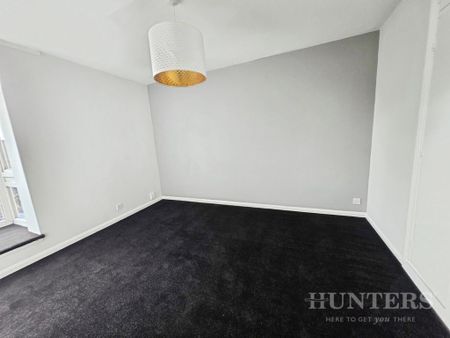 2 bedroom maisonette to rent - Photo 2