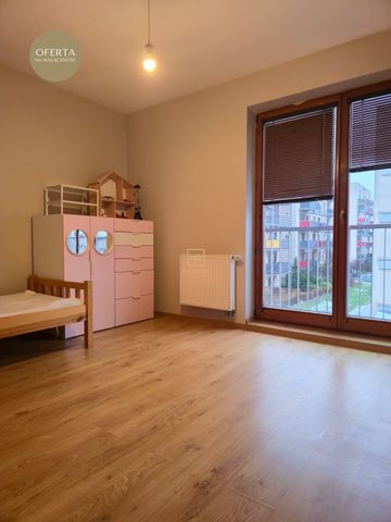 cztery pokoje, miejsce postojowe, komórka, balkon - Zdjęcie 3