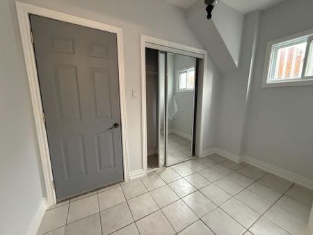 For Lease - 131 Santa Maria Trail, Vaughan, Ontario - Photo 4