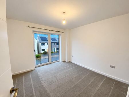4 bedroom detached house to rent - Photo 3