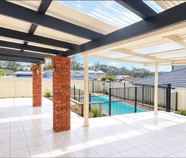 Spacious Family Home with Swimming Pool, Premium Security & 13.3kW Solar + 19.2kWh Battery - Photo 3