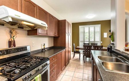 For Lease - 799 Khan Crescent Unit# UPPER, Mississauga, Ontario - Photo 4