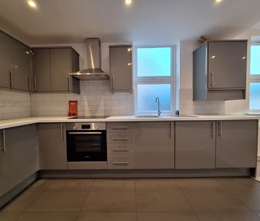 2 Bed Terraced House, Heath Road, CR7 - Photo 5