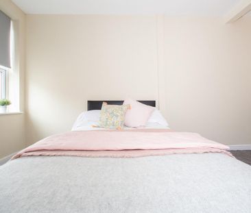 4 bedroom terraced house to rent - Photo 4