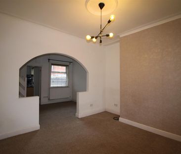 2 Bedroom Terraced House for Rent - Photo 5