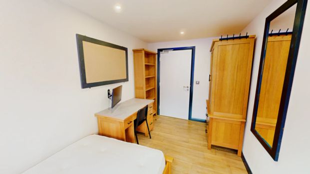 Flat 3-Bedroom C - Photo 1