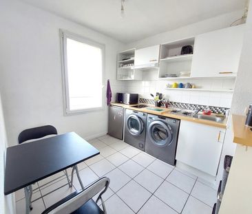 location Appartement T2 DE 51.51m² À BEGLES - Photo 4