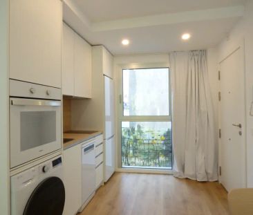 Piso de alquiler en Madrid - Calle Vital Aza, Pueblo Nuevo - Photo 2