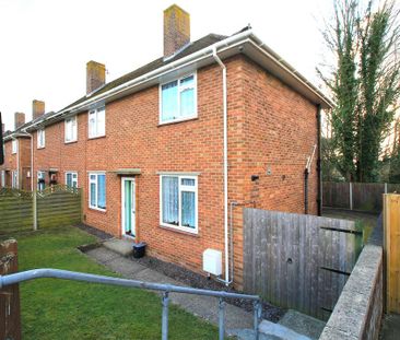 4 bedroom semi-detached house to rent - Photo 3