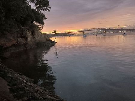 Charming 2BR Unit w/ Courtyard! - Photo 4