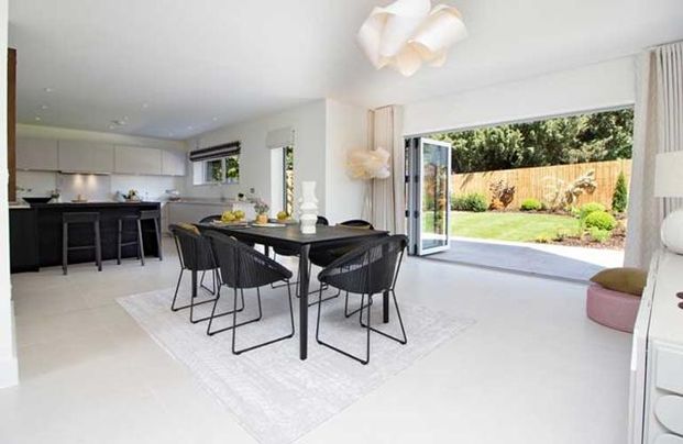4 bedroom detached house to rent - Photo 1