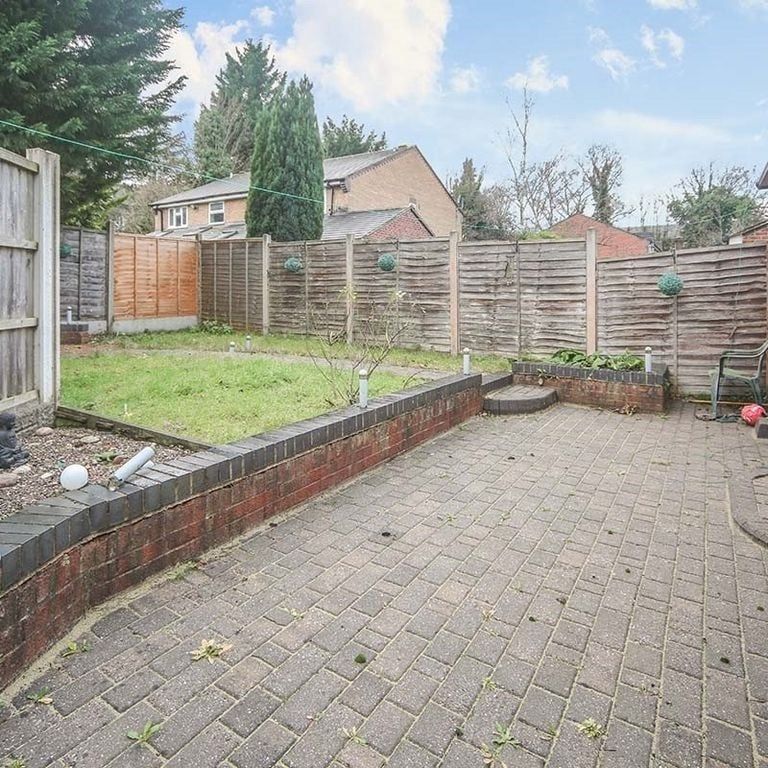 5 Bed Semi-Detached House, Mariner Avenue, B16 - Photo 1