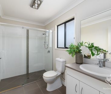 Spacious Furnished Rental Incl Bills + WiFi - Photo 5