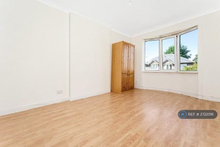 3 bedroom flat to rent - Photo 5