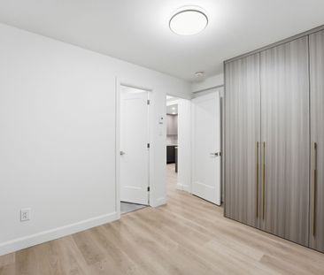 For Lease - 2291 Badger Crescent Unit# B, Parkway Park - Queensway ... - Photo 1