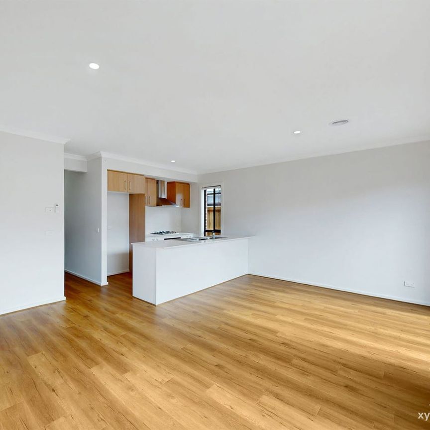 Easy-Care Living in a Connected Diggers Rest Pocket - Photo 1