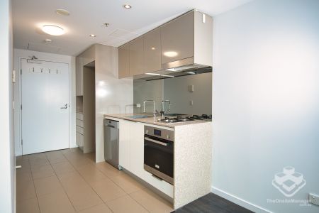 One-Bedroom Living, Oversized Terrace – A Rare Find! - Photo 4