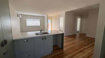 Newly Renovated Three Bedroom Unit - Photo 5