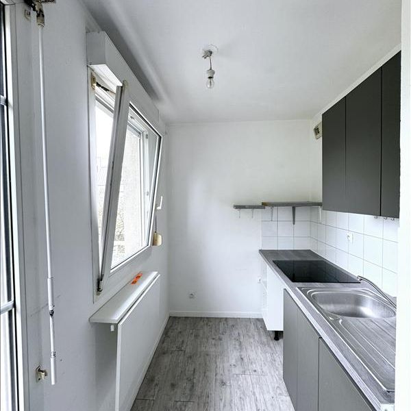 1 pièce - 28,6 m² - 2ème étage - Colocation non autorisée - Photo 1