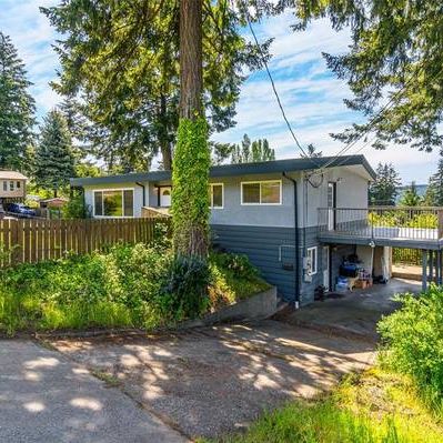 3 Bedroom House Central Nanaimo - Photo 3