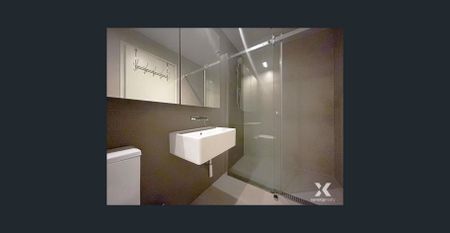 Stylish 1-Bedroom Apartment in the Heart of Melbourne CBD – Partially Furnished - Photo 4