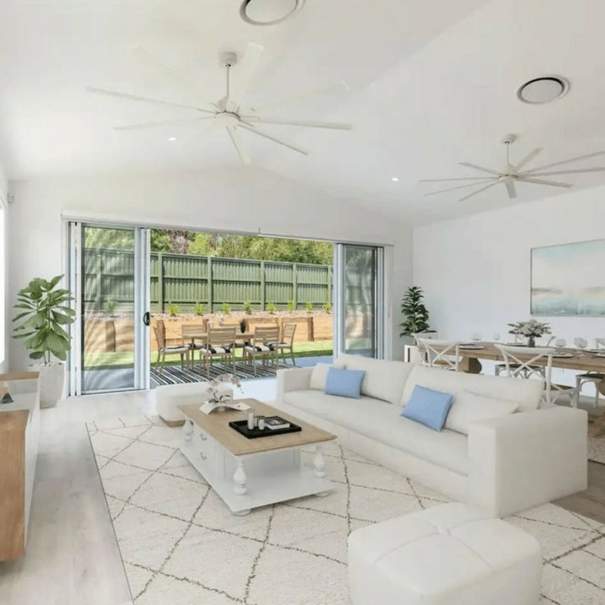 4 BEDROOM EXECUTIVE HOME - Photo 1