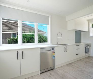 Refurbished 4-Bedroom Family Home in Christchurch - Photo 5
