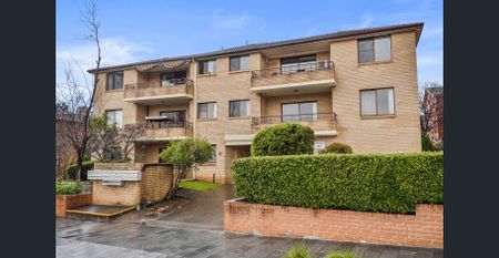 Light-Filled Top-Floor Apartment in Prime Westmead Location - Photo 3