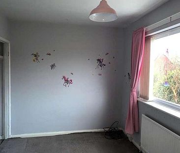 Shepton Drive, Manchester, M23 - Photo 2