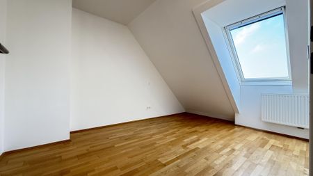 4 Zimmer - DG - Wohnung mit 2 Bädern und 8m² Terrasse! Weitblick! Hochwertige Ausstattung! - Photo 3